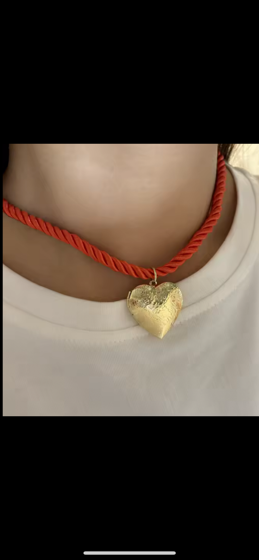Gold heart necklace